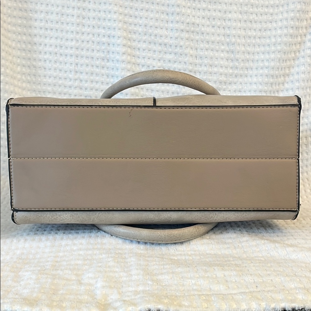 Elegant Tan Bow Accent Women's Bag - Picture 5 of 7